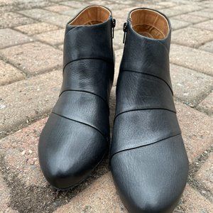 Sofft Rachel ankle zip leather booties Sz. 8.5 M BLK